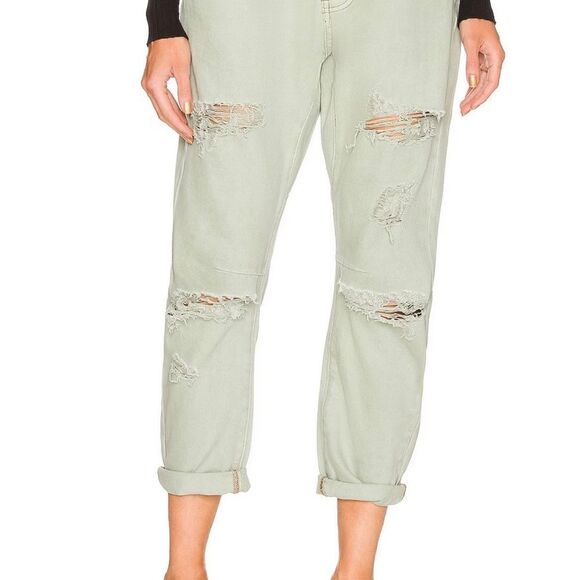 Messed Up Saints Boyfriend Jean in Faded Khaki
One Teaspoon
Size 25 NWT - Picture 2 of 10